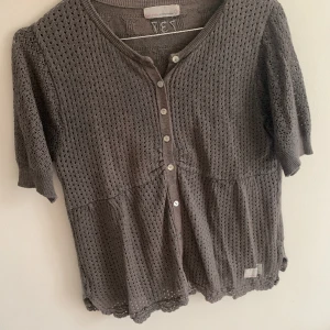 Odd Molly stickad t-shirt - Virkad t shirt från odd Molly 