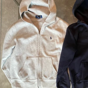POLO RALPH LAUREN HOODIE - Size M junior, 152 cm, 10-12 år. Nyskick! 