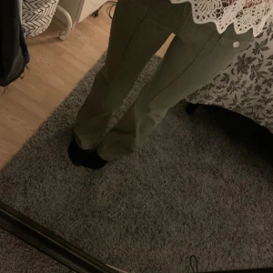 Jeans - Dessa jätte snygga jeans från hm som jag nu säljer då de inte kommer till någon användning💗