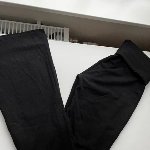Gina Yoga Pants  - Svarta yoga pants från Gina Tricot. Nästan helt nya och sällan använda. Nypris 360kr