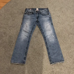 True religion jeans - Sköna trueys aldrig använda av mig då dom inte passade. Kan tänka byta mot andra trueys 
