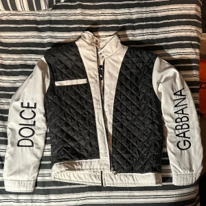 Dolce & Gabbana Reversible Bomber Jacket - Nyskick, strl M, nypris ca: 22.000kr