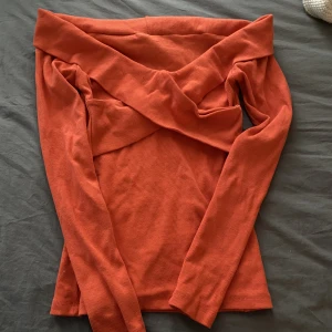 Off shoulder tröja  - Kommer inte till användning så säljer denna tröja 
