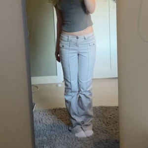 Hm cargo pants - Säljer nu dom populära cargo pantsen från HM, slutsålda nästan överallt. Dom har inga defekter dom kommer helt enkelt inte till användning längre