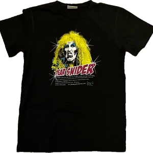 T-Shirt med tryck - Storlek L Väldigt bra skick Hör av dig för mer information eller frågor💥