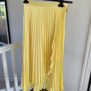 Kjol - Kjol från & Other Stories i storlek XS🤍