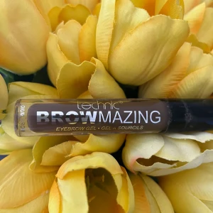 Eyebrow gel i medium brown  - Nyskick, använt en gång bara. Skriv om du är intresserad🥰 5,5 ml 