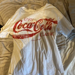 Coca cola tröja - Den är inte min stil/den är over sise💕