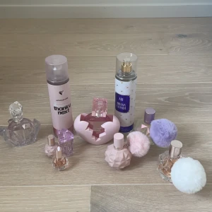 Ariana grande parfymer - 1 rem parfym, en mini rem parfym, en moonlight parfym, en thank you next parfym, och body spray, en sweet like candy parfym, och en mini parfym , en ari by ariana grande body mist. Säljer allt för endast 400kr, värd +2000 mini och stora ari är såld