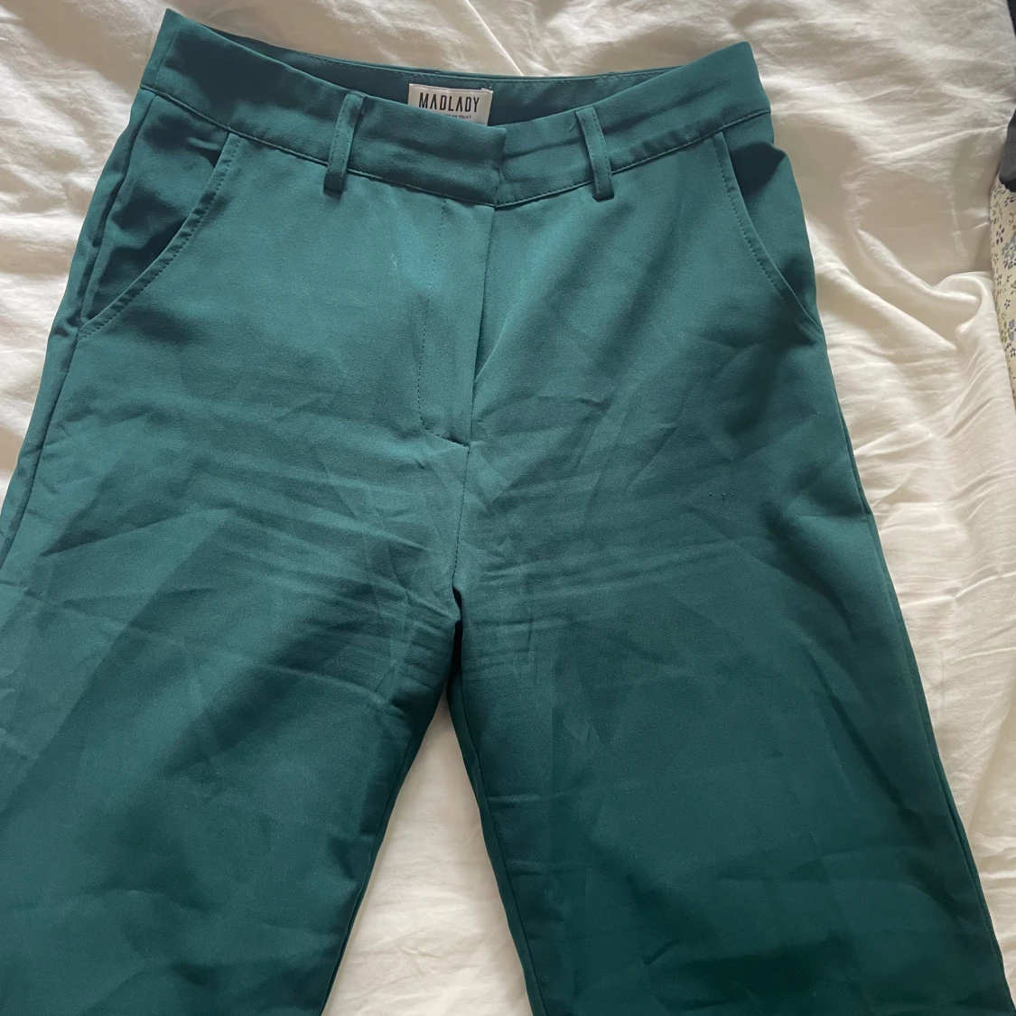 Gröna kostymbyxor - 90