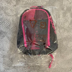 Paddel / Tennis Väska  - Helt Ny Babolat Ryggsäck   med lappar kvar köpt för 699kr på XXL 