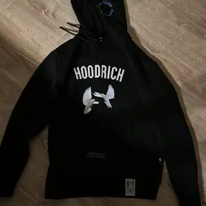 Hoodrich hoodie ny skick knappast använd kontakta för fler frågor