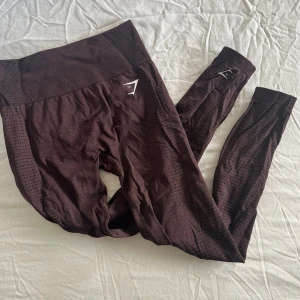 Gymshark tights - Vital seamless 2.0 leggings. Fint skick, skrynkliga då de legat länge i garderoben, skriv för fler bilder