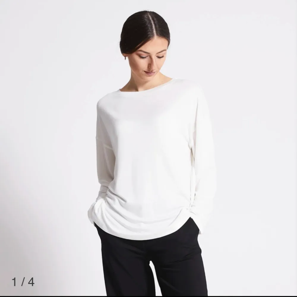 Fin tröja från lager 157, säljs för den inte används🤍. Tröjor & Koftor.