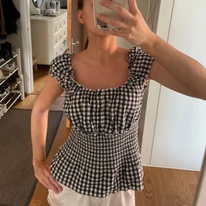 Supersöt blus❤️‍🔥 - Jättefin blus som jag köpte här på plick men aldrig använt eftersom den är för stor för mig❤️