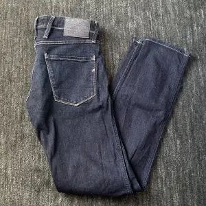 Ett par snygga Replay Anbass jeans. Storlek 30,32. Skick 9,5/10. Nypris:1799kr. Kom privat vid fler funderingar🙌🏼