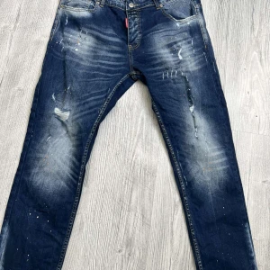 Dsq jeans - I jättebra skick, inga skador eller något sånt. Använd i någon vecka disquared jeans DSQ jeans