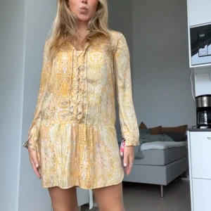 Klänning - Klänning från zara i storlek s