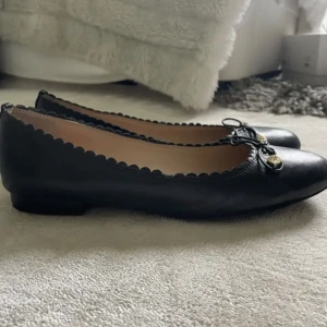 Ralph Lauren ballerina - Ballerinas från Ralph Lauren, köpta secondhand men de var tyvärr för stora.
