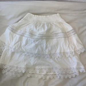 Gina Tricot kjol - Jättefin kjol från Gina Tricot