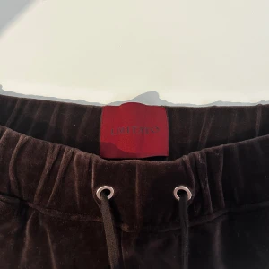 Limitato byxor - Nyskick använd 1-2 gånger Storlek L men passar M med