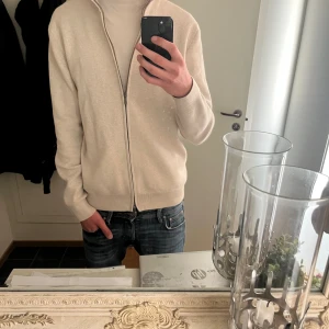 Helzip - Helzip från blåck i jätte braskick utan defekter nypris ca 1000 passar dig mellan 1 184-195