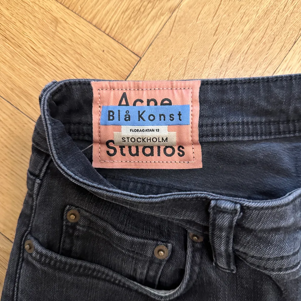 Jeans från Acne Studios. Nypris cirka 3000:-  W27 L32. Jeans & Byxor.