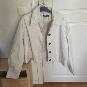 Gina tricot kappa - Vit Gina tricot kappa