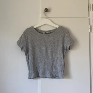 Ribbad topp - Ribbad topp. Fint skick!