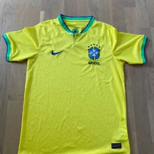 Vanlig Brasilien tröja - Bra skick, använd några gånger