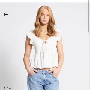 Blus - Säljer min oanvända blus från lager 157.💕 skriv för bilder