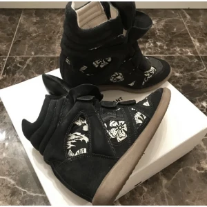 Isabel marant  - Dom är för små för mig