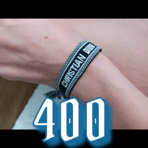 Riktigt fet Christian Dior armband, perfekt nu till skolstart. Nypris ligger på 4000 kr