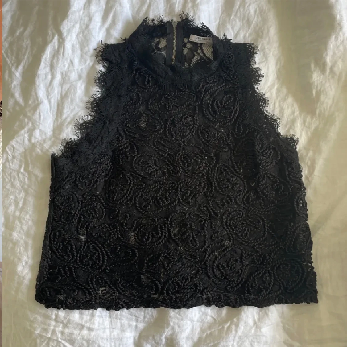 Svart spetslinne från Zara Trafaluc