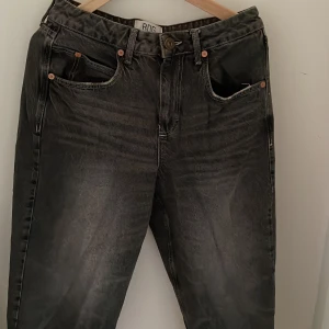 Baggy byxor! - Bruna isch baggy byxor Nypris: runt 600kr 