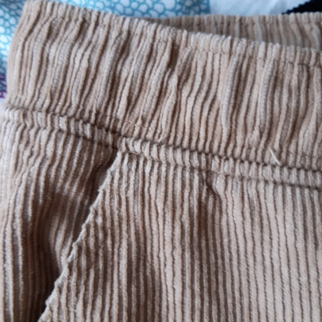 Beige manchesterbyxor från H&M - 92