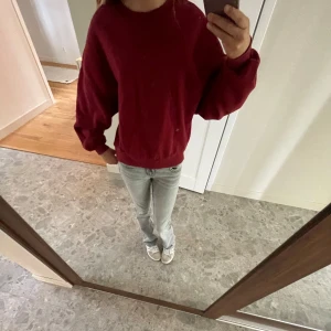 Söt vinröd tröja från ginatricot💗 - Använd några gånger, mycket bra skick Storlek xs