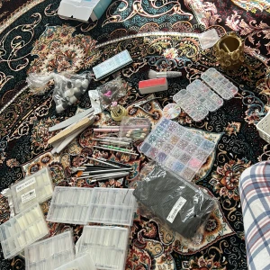 Säljer allt för billigt  - Säljer filar gelé färger stenar tippar penslar borestar prep allt för endast 650kr