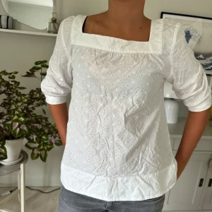 Topp - Fin vit topp i bra skick 