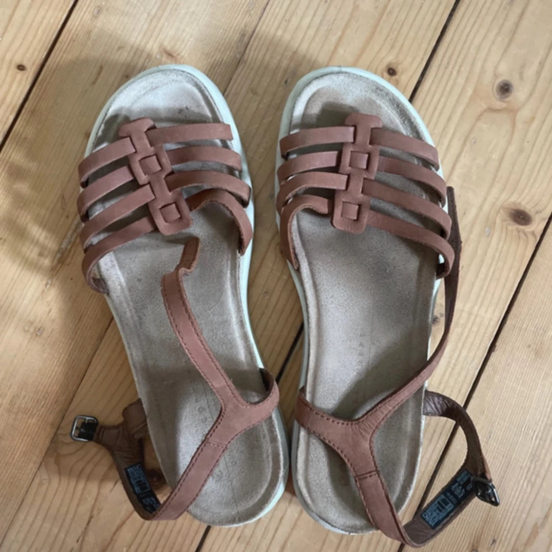 Bruna sandaler från Ecco