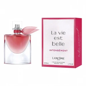 La vie est belle intensément parfym - La vie est belle intensément parfym från lancome i 50ml. Förpackningen finne tyvärr inte kvar. Endast testad 1 gång. Nypris 1400kr.🌸 