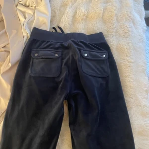 juicy byxor - använd en gång bara , köpt från rag lady, jätte mjuka käns exakt som nya