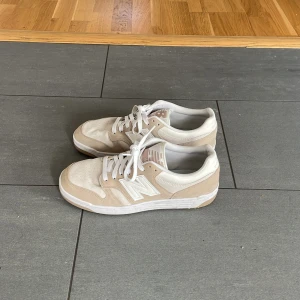 New balance 480 - Fräscha new balance skor Storlek 45 skick 9/10 bara använda fåtal gånger om du har några frågor är det bara att skriva