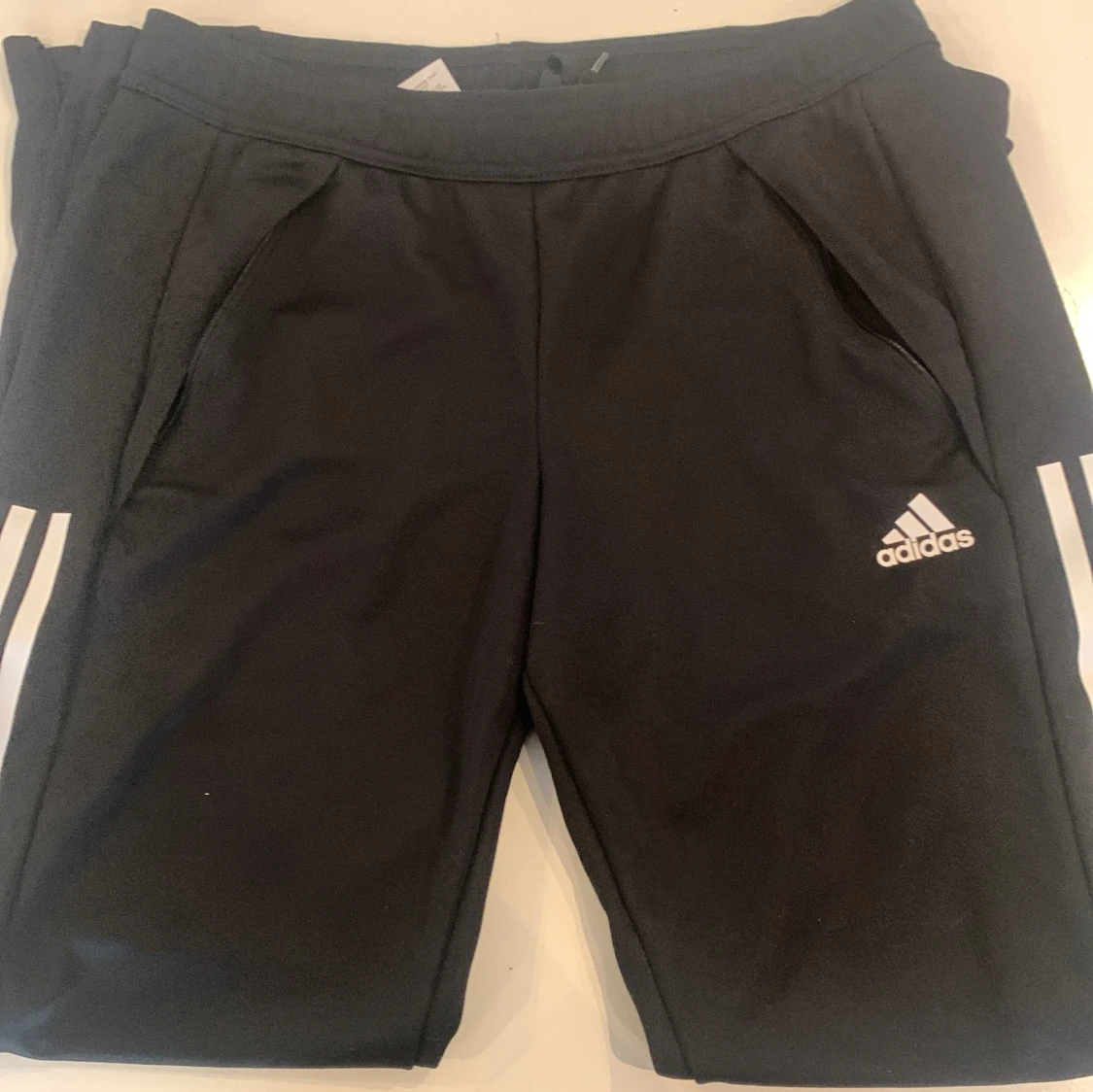 Adidas tränings byxor - 90