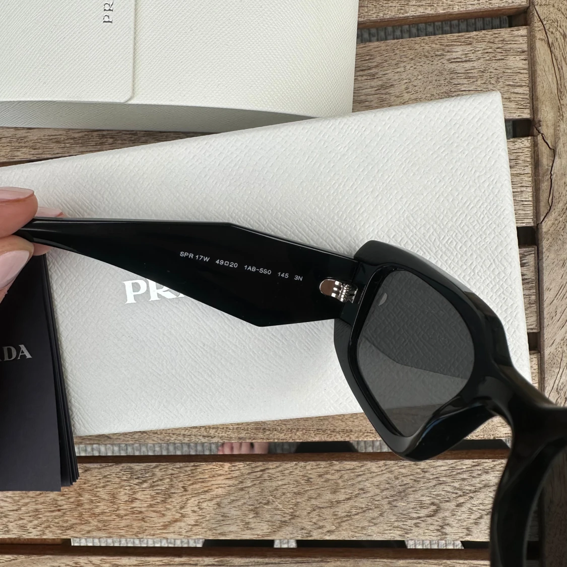 Prada solglasögon  - 92