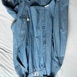 Lee skjorta - Storlek m