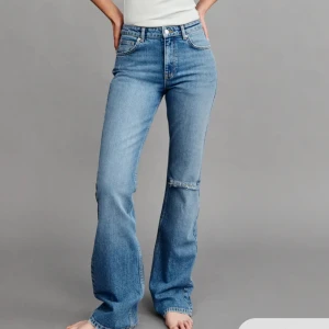 Ginatricot jeans - Jeans från Gina tricot med medelhög midja❣️ Oanvända då de är för stora för mig 