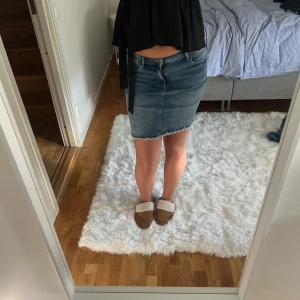 Jeanskjol - Så snygg och trendig jeanskjol som dessvärre inte kommer till användning längre