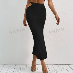 Kjol från Shein - Knappt använd kjol från Shein!! Pris kan diskuteras vid snabb affär💖