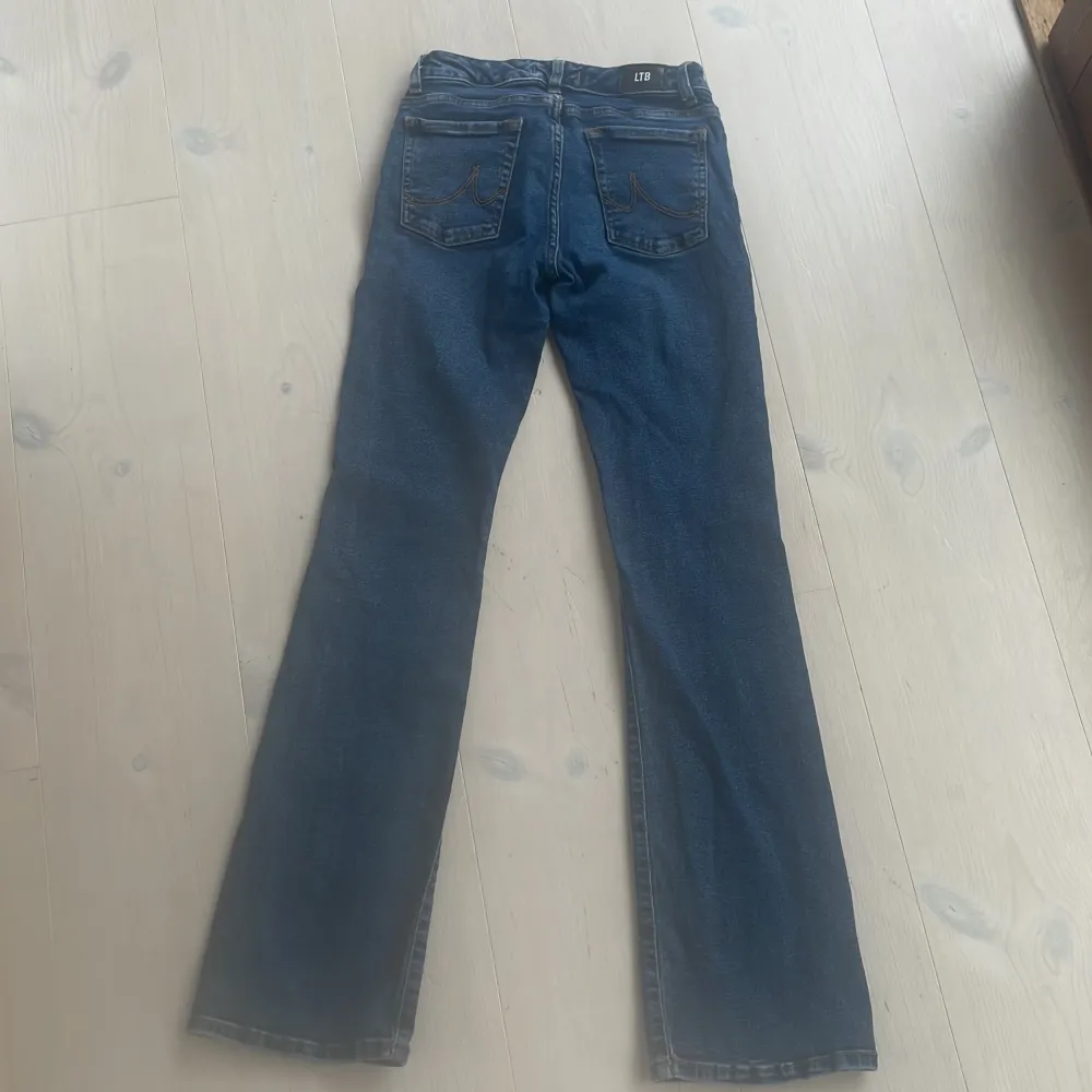 Säljer mina Ltb jeans eftersom att de är för små❤️ Som nya och använda få gånger❤️ Skriv om ni vill ha fler bilder❤️. Jeans & Byxor.